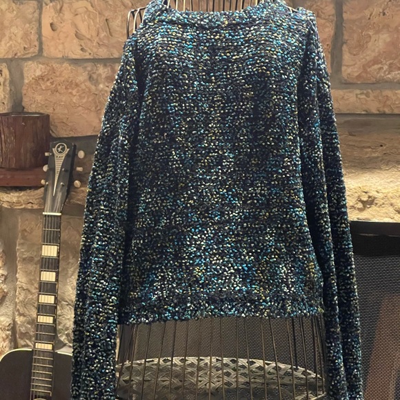 Sweater - Picture 3 of 4